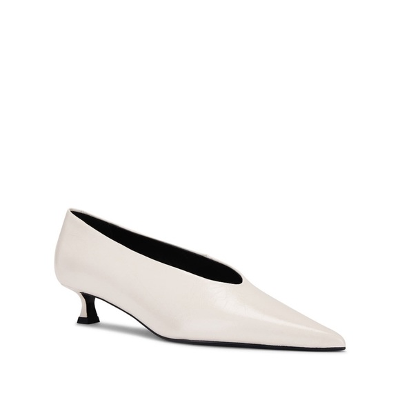 NIB TONY BIANCO CHERRY PUMP❤️ - Picture 1 of 2
